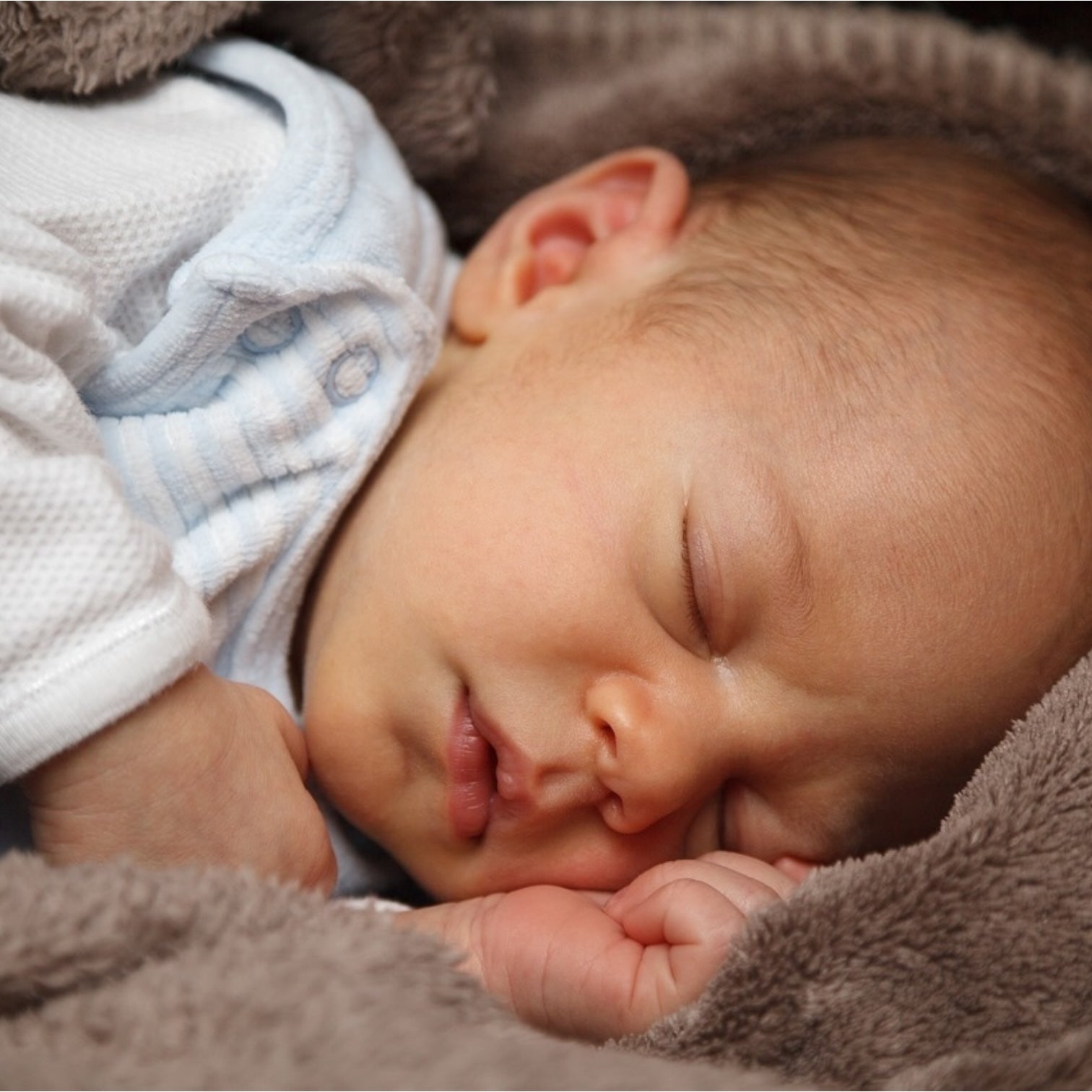 pour aider bebe a s endormir grace a la chaleur et la lavande contenue dans le coussin